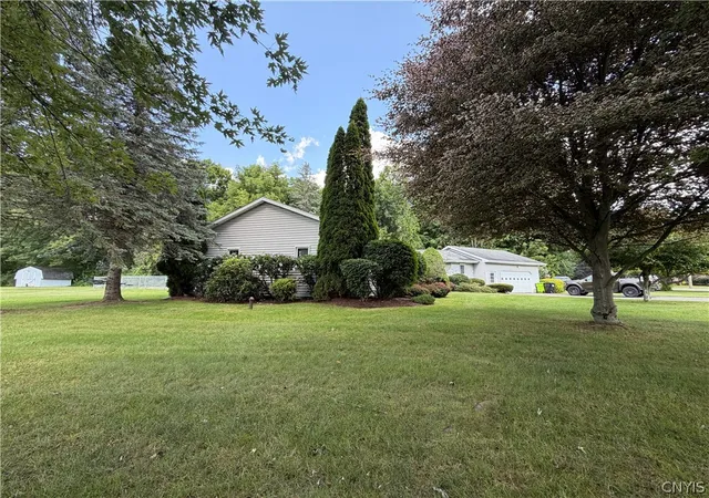 Photo 3 of Single family home for sale at 6481 N Manlius Rd, Kirkville, NY 13082 | MLS# S1707074 | Listing updated on 2026-09-13
