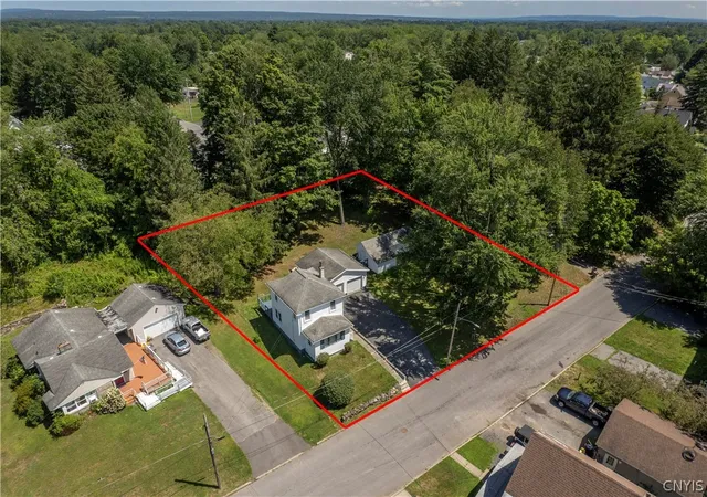 Photo 3 of Sale Pending at 1032 Elwood St, Rome, NY 13440 | MLS# S1706036 | Listing updated on 2026-08-25