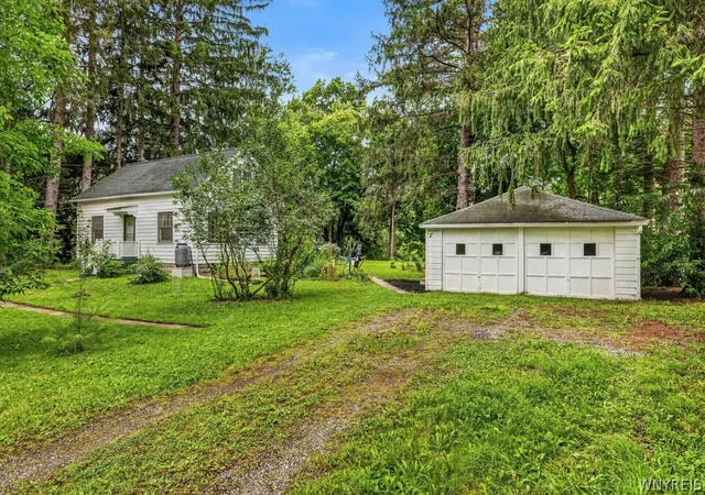 Photo 2 of Sale Pending at 4218 Tonawanda Crk Rd, East Amherst, NY 14051 | MLS# B1706714 | Listing updated on 2026-08-17