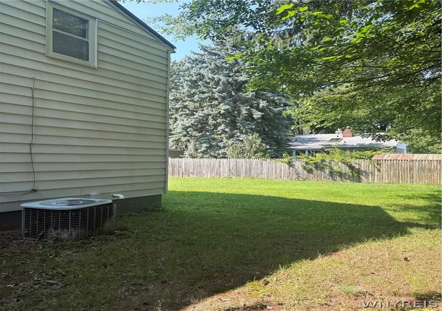 Photo 2 of Sale Pending at 480 Mohawk St, Lewiston, NY 14092 | MLS# B1706298 | Listing updated on 2026-08-27