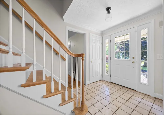 Photo 4 of Sale Pending at 606 Concord Dr, Webster, NY 14580 | MLS# R1706437 | Listing updated on 2026-08-27