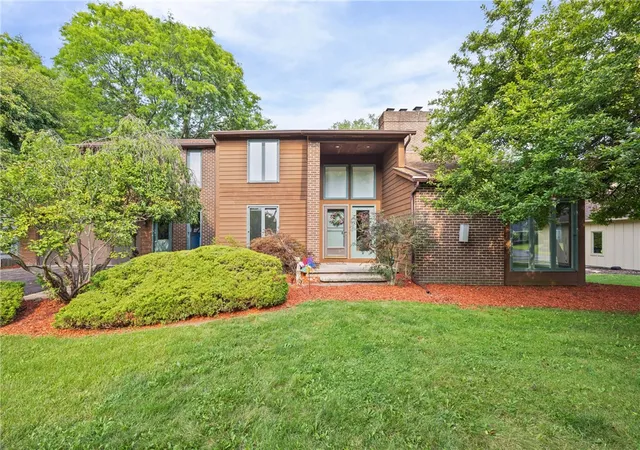 Photo 3 of Sale Pending at 32 Framingham Ln, Pittsford, NY 14534 | MLS# R1707098 | Listing updated on 2026-08-21