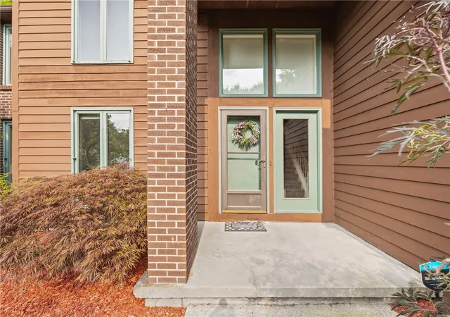 Photo 4 of Sale Pending at 32 Framingham Ln, Pittsford, NY 14534 | MLS# R1707098 | Listing updated on 2026-08-21