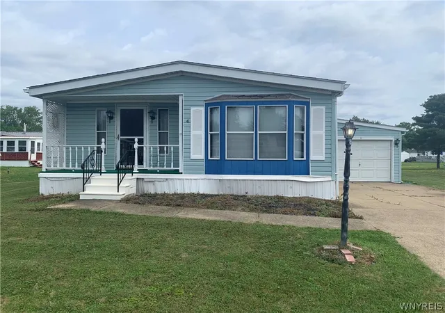 Photo 1 of Sale Pending at 4 N Whispering Ln, Hamburg, NY 14075 | MLS# B1706865 | Listing updated on 2026-09-05