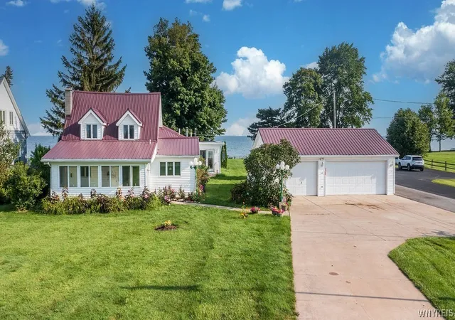 Photo 3 of Single family home for sale at 2655 Lake Rd, Ransomville, NY 14131 | MLS# B1706115 | Listing updated on 2026-09-13
