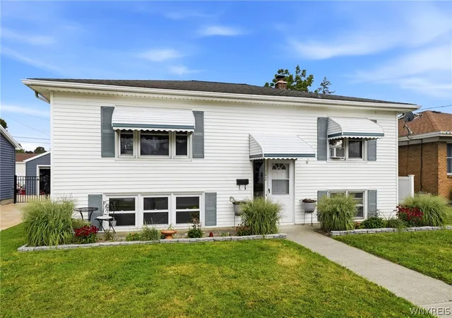 Photo 2 of Sale Pending at 142 Onondaga Ave, Buffalo, NY 14220 | MLS# B1706480 | Listing updated on 2026-08-31