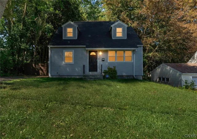 Photo 2 of Single family home for sale at 414 Beverly Dr, Syracuse, NY 13219 | MLS# S1706954 | Listing updated on 2026-09-07