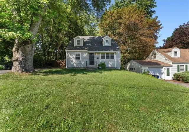 Photo 3 of Single family home for sale at 414 Beverly Dr, Syracuse, NY 13219 | MLS# S1706954 | Listing updated on 2026-09-07