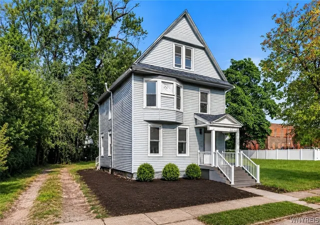 Photo 1 of Single family home for sale at 212 Chester St, Buffalo, NY 14208 | MLS# B1706894 | Listing updated on 2026-08-14
