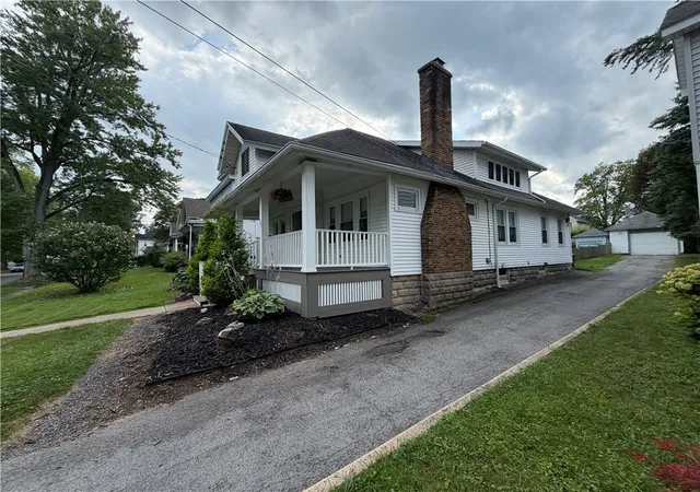 Photo 3 of Sale Pending at 113 N Hoopes Ave, Auburn, NY 13021 | MLS# R1706964 | Listing updated on 2026-08-26