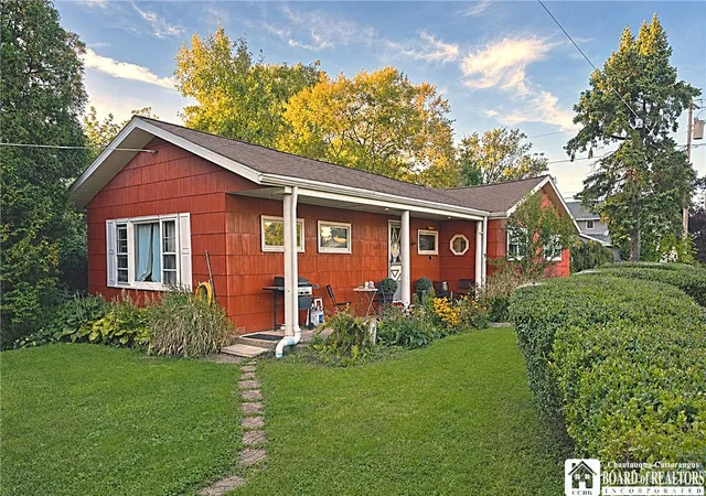 Single family home for sale at 1669 Groveland Ave, Youngstown, NY 14174 | MLS# R1707092