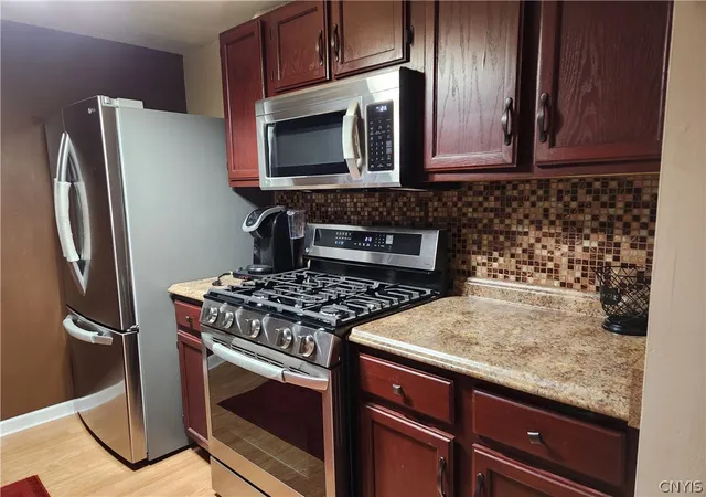 Photo 3 of Sale Pending at 6135 Bethlehem Ln, Cicero, NY 13039 | MLS# S1706999 | Listing updated on 2026-08-28