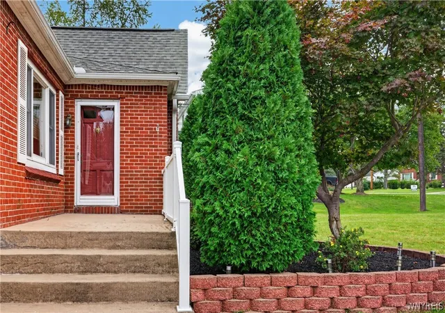 Listing Photo 4 - Condo for sale in building located at 230 Michael Rd, Orchard Park, NY 14127