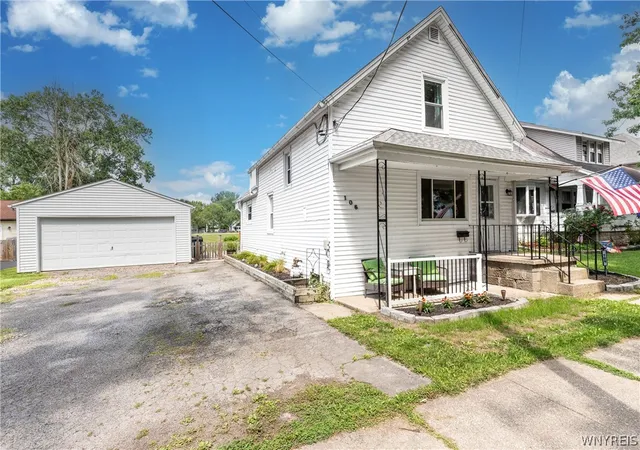 Photo 2 of Sale Pending at 106 E Felton St, North Tonawanda, NY 14120 | MLS# B1705728 | Listing updated on 2026-09-10