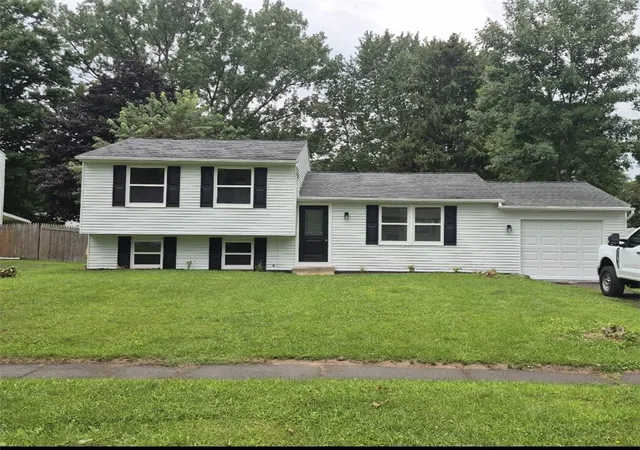 Photo 1 of Sale Pending at 96 Burning Brush Dr, Rochester, NY 14606 | MLS# R1707147 | Listing updated on 2026-08-14
