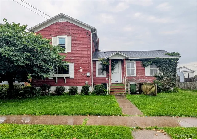 Single family home for sale at 24 Park Ave, Middleport, NY 14105 | MLS# B1706853