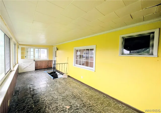 Photo 3 of Single family home for sale at 24 Park Ave, Middleport, NY 14105 | MLS# B1706853 | Listing updated on 2026-09-08