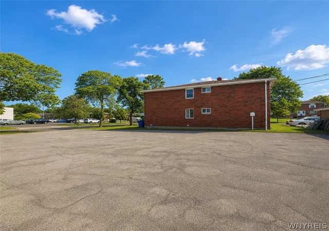 Photo 3 of Sale Pending at 101 Draden Ln, Buffalo, NY 14228 | MLS# B1707148 | Listing updated on 2026-08-31
