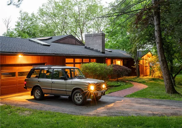 Photo 1 of Single family home for sale at NY | 122 Ridgeview Rd,NY 12603 | MLS# R1707222 | Listing updated on 2026-08-25