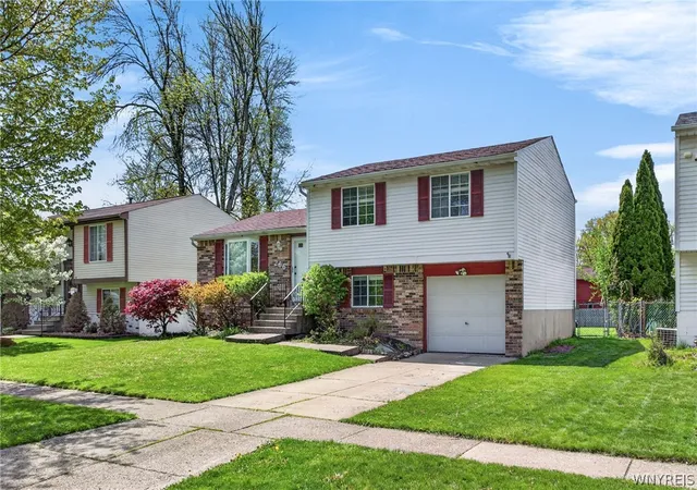 Photo 1 of Single family home for sale at 266 Peppertree Dr, Buffalo, NY 14228 | MLS# B1707226 | Listing updated on 2026-08-23