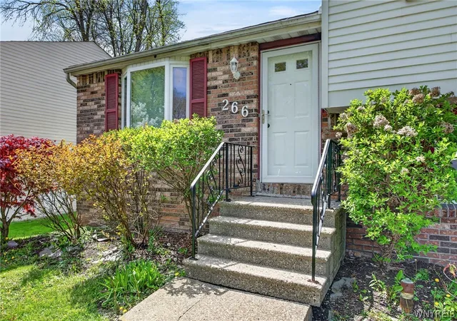 Photo 2 of Single family home for sale at 266 Peppertree Dr, Buffalo, NY 14228 | MLS# B1707226 | Listing updated on 2026-08-23