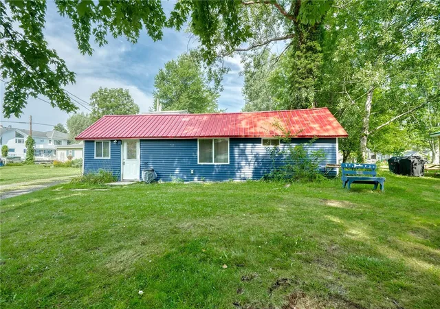 Photo 1 of Single family home for sale at 1304 Lake Rd #C43, Webster, NY 14580 | MLS# R1707205 | Listing updated on 2026-08-17