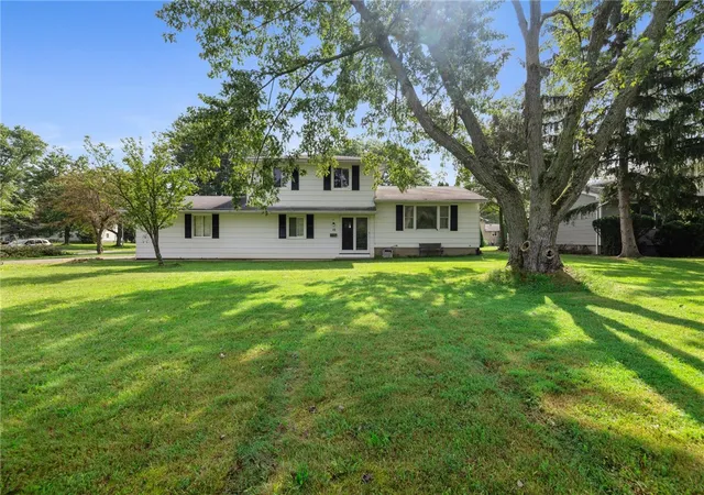 Photo 1 of Sale Pending at 10 Medallion Dr, Rochester, NY 14626 | MLS# R1707130 | Listing updated on 2026-09-02