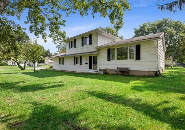 Photo 2 of Sale Pending at 10 Medallion Dr, Rochester, NY 14626 | MLS# R1707130 | Listing updated on 2026-09-02