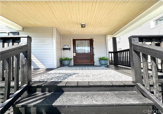 Photo 3 of Single family home for sale at 213 Janet St, Auburn, NY 13021 | MLS# S1707258 | Listing updated on 2026-09-01