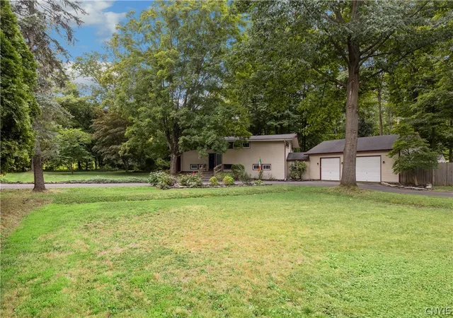 Photo 2 of Single family home for sale at 5006 Woodside Rd, Fayetteville, NY 13066 | MLS# S1706965 | Listing updated on 2026-09-06