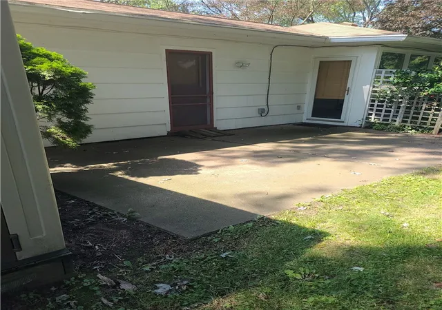 Photo 2 of Sale Pending at 20 W Craig Hl Dr, Rochester, NY 14626 | MLS# R1707171 | Listing updated on 2026-08-29