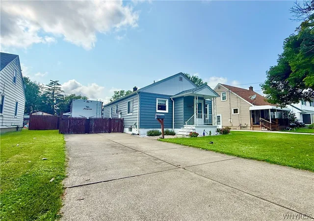 Photo 1 of Single family home for sale at 646 69th Street, Niagara Falls, NY 14304 | MLS# B1707276 | Listing updated on 2026-08-23
