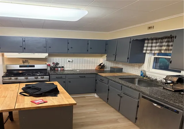 Photo 3 of Single family home for sale at 166 Sly Ave, Corning, NY 14830 | MLS# R1707218 | Listing updated on 2026-09-12