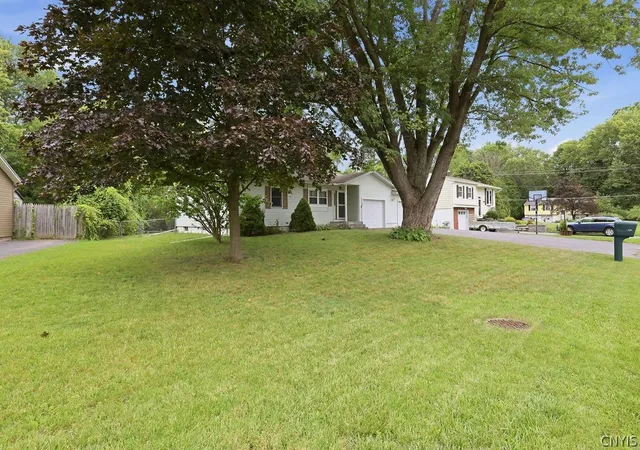 Photo 3 of Sale Pending at 102 Christopher Dr, Baldwinsville, NY 13027 | MLS# S1706961 | Listing updated on 2026-08-17