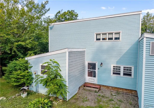 Photo 3 of Single family home for sale at 48 Edwards Cir, Oswego, NY 13126 | MLS# S1707213 | Listing updated on 2026-09-08