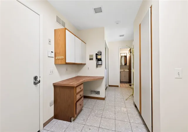 Photo 4 of Sale Pending at 100 Kearney Dr, Rochester, NY 14617 | MLS# R1707334 | Listing updated on 2026-08-19