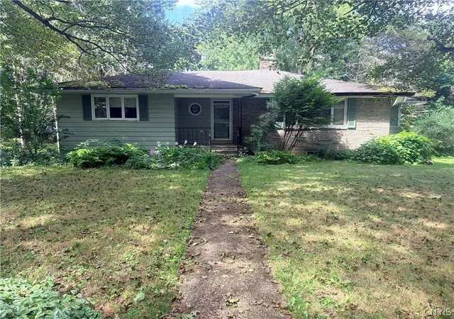 Photo 1 of Sale Pending at 113 Munro Dr, Camillus, NY 13031 | MLS# S1707288 | Listing updated on 2026-08-21