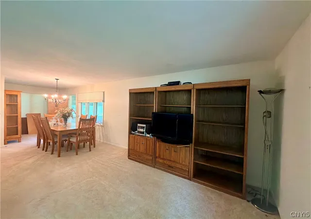 Photo 4 of Sale Pending at 113 Munro Dr, Camillus, NY 13031 | MLS# S1707288 | Listing updated on 2026-08-21