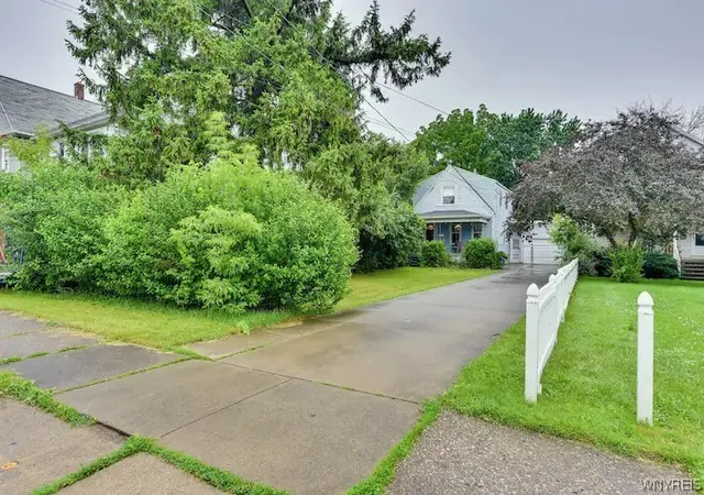 Photo 1 of Single family home for sale at 747 15th Street, Niagara Falls, NY 14301 | MLS# B1706588 | Listing updated on 2026-08-18