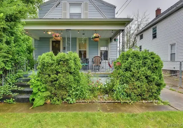 Photo 2 of Single family home for sale at 747 15th Street, Niagara Falls, NY 14301 | MLS# B1706588 | Listing updated on 2026-08-18