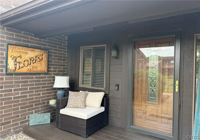 Photo 3 of Sale Pending at 786 Fairway Cir, Baldwinsville, NY 13027 | MLS# S1707036 | Listing updated on 2026-08-24