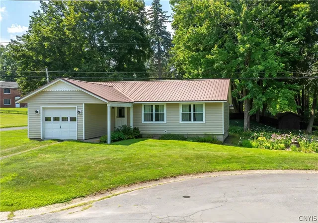 Photo 3 of Sale Pending at 1 Burdick Mills Dr, Fulton, NY 13069 | MLS# S1707349 | Listing updated on 2026-08-20