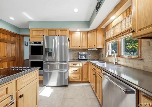 Photo 3 of Sale Pending at 22 Waxwing Ln, East Amherst, NY 14051 | MLS# B1706376 | Listing updated on 2026-08-28