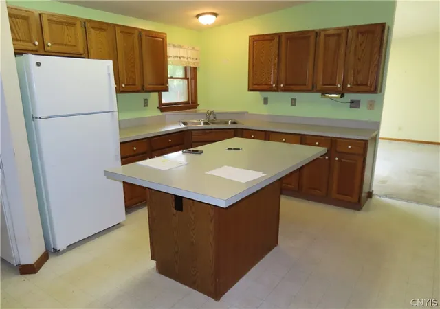 Photo 4 of Sale Pending at 4886 Shepard Rd, Marcellus, NY 13108 | MLS# S1707307 | Listing updated on 2026-09-01