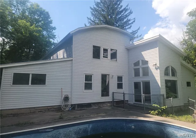Photo 2 of Single family home for sale at 4906 Lawless Rd, Marcellus, NY 13108 | MLS# S1705073 | Listing updated on 2026-08-17
