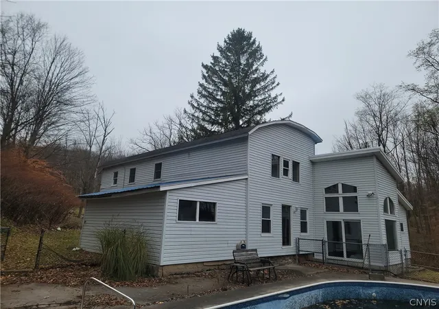 Photo 3 of Single family home for sale at 4906 Lawless Rd, Marcellus, NY 13108 | MLS# S1705073 | Listing updated on 2026-08-17