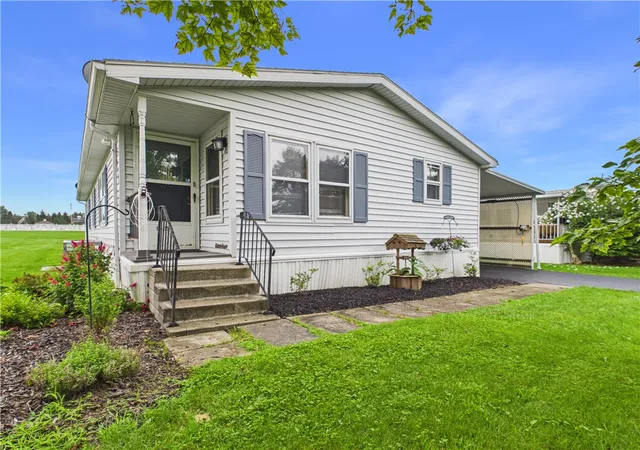 Photo 2 of Sale Pending at 6405 Murphy Dr, Victor, NY 14564 | MLS# R1707426 | Listing updated on 2026-08-27