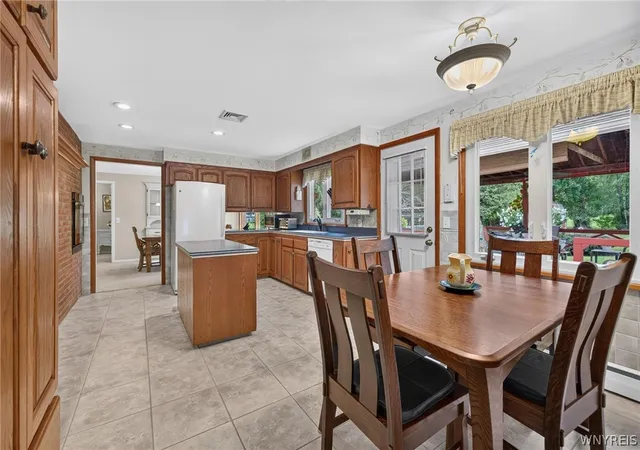 Photo 4 of Sale Pending at 5875 Creekview Dr, Clarence Center, NY 14032 | MLS# B1704283 | Listing updated on 2026-08-20