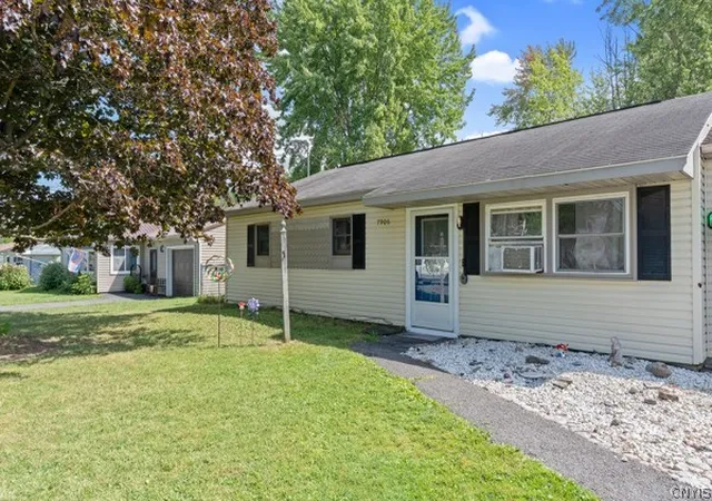Photo 2 of Sale Pending at 7906 Eisenhower Blvd, Bridgeport, NY 13030 | MLS# S1707377 | Listing updated on 2026-09-02