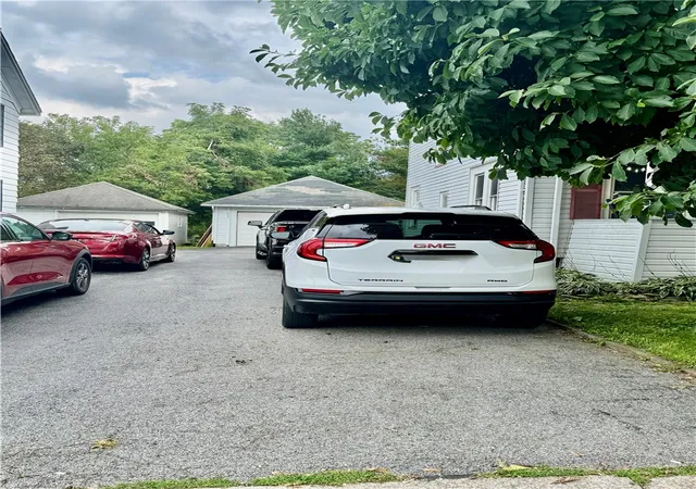 Photo 3 of Sale Pending at 127 Mckinstry St, Albion, NY 14411 | MLS# R1707496 | Listing updated on 2026-08-30